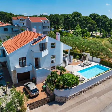 빌라 Seaview Tia With Pool