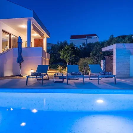 Seaview Tia With Pool * 자다르